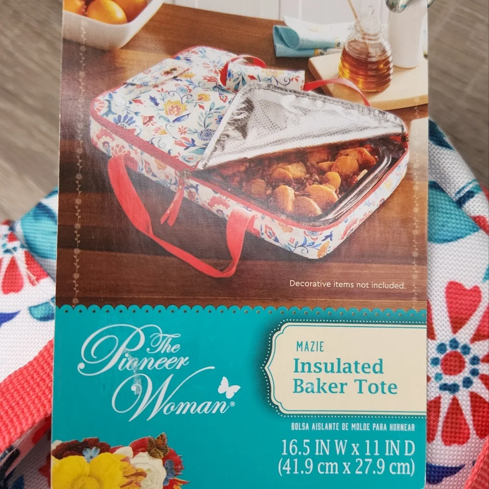 The Pioneer Woman Baker Tote/ Spoon Set Bundle